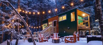 Luxury Tiny Home Getaway- IRIS Home