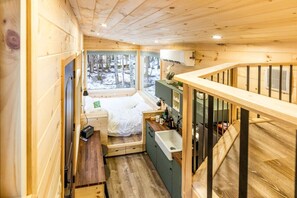 2 bedrooms, desk, free WiFi, bed sheets