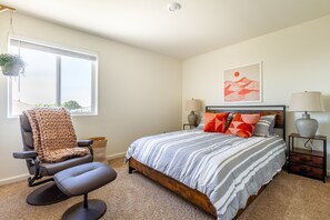 5 bedrooms, WiFi, bed sheets - Voyage on to your minimalistic getaway (Linda)