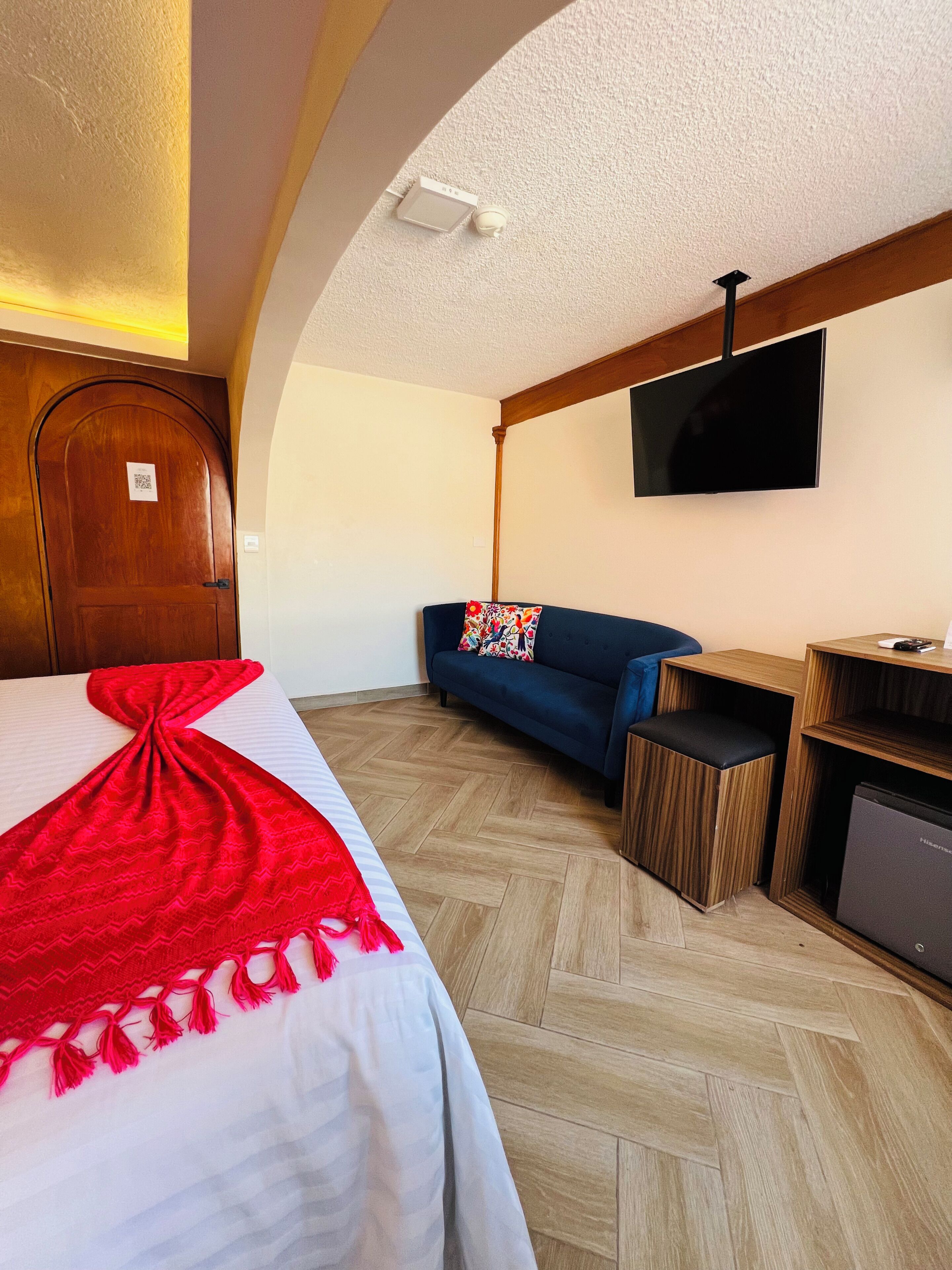 ห้องจูเนียร์สตูดิโอสวีท, วิวเมือง | ตู้นิรภัยในห้องพัก, ผ้าม่านกันแสง, เตารีด/โต๊ะรีดผ้า, Wi-Fi ฟรี