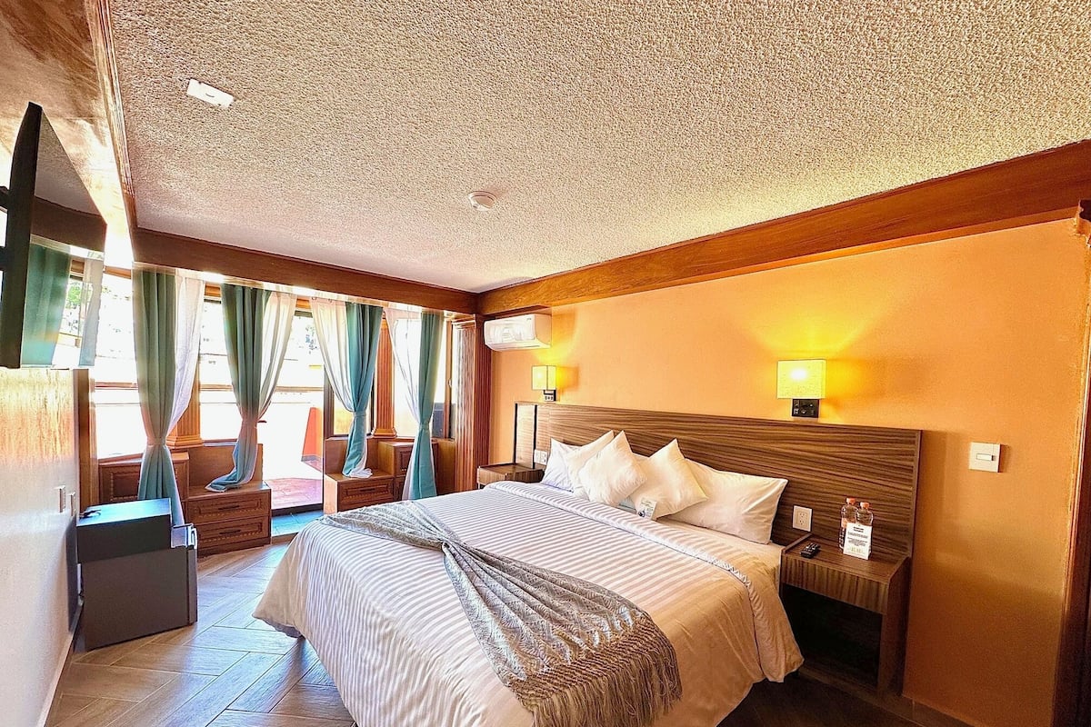 Superior Suite, City View