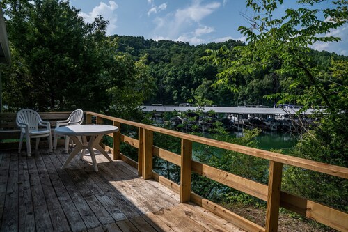 Newly Refurbished 2 Bedroom Duplex cabin in Albany, KY with Slip, Wi-Fi #19