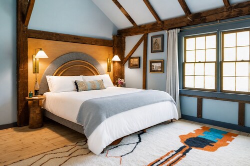 Hudson Retreat - 1780s Renovated Barn