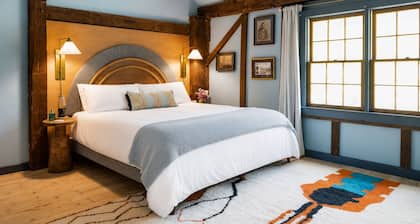 Hudson Retreat - 1780s Renovated Barn
