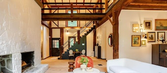 Hudson Retreat - 1780s Renovated Barn