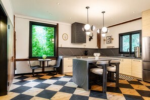 Coffee/tea maker, fridge, microwave, oven - Hudson Retreat - 1780s Renovated Barn (Hudson)