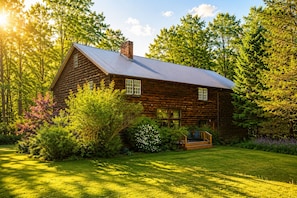 Exterior - Hudson Retreat - 1780s Renovated Barn (Hudson)