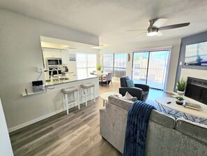 Smart TV, fireplace