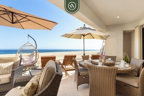 Lyxlägenhet - utsikt mot stranden | Terrass/Patio