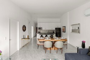 Fridge, freezer - Collection O Morgan City Center, Los Cabos (Cabo San Lucas)