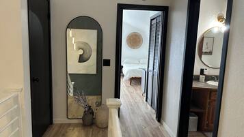 3 bedrooms, desk, free WiFi, bed sheets