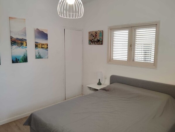 2 chambres, fer et planche à repasser, Wi-Fi, literie fournie