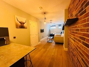 Smart TV - Brighton City Centre Seafront Studio BN115FSTO01 (Brighton and Hove)