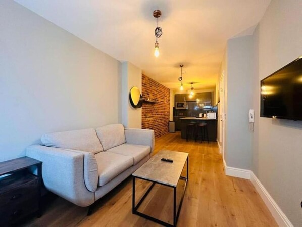 Smart TV - Brighton City Centre Seafront Studio BN115FSTO01 (Brighton and Hove)