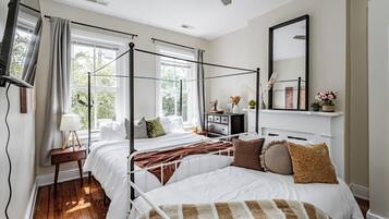 4 bedrooms, WiFi, bed sheets