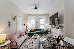 Smart TV - Historic Modern Walkable to to VCU (Richmond)