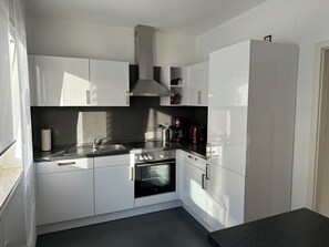 Fridge, oven, stovetop, dishwasher - Cozy apartment in the heart of the Palatinate Forest (Clausen)