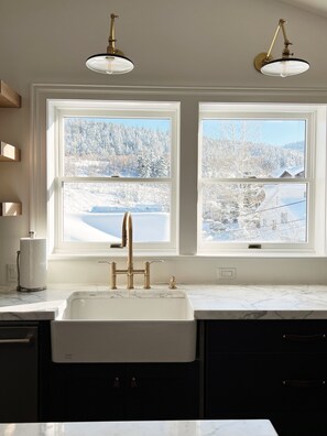 Interior - Charming Cottage steps to restaurants, shops & slopes (Park City)