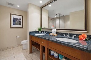 Shower - KBM Resorts | FREE CAR | Honua Kai | Beachfront Studio Condo! HKK-537 (Lahaina)