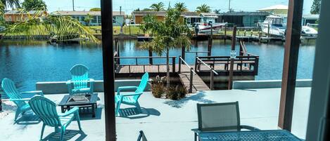 Comfort Townhome, 2 Bedrooms, Kitchen, Lake View | Terrace/patio