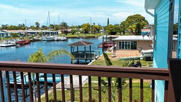 Townhouse Comfort, 2 kamar tidur, dapur, pemandangan danau | Balkon