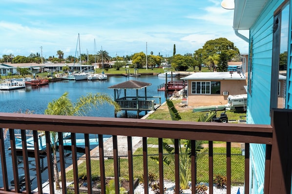 Comfort Townhome, 2 Bedrooms, Kitchen, Lake View | Balcony - Waterfront Getaway and BBQ (Hudson)