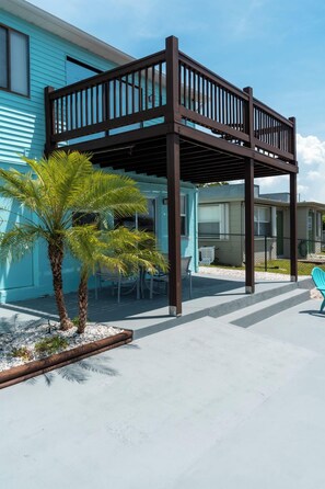 Terrace/patio - Waterfront Getaway and BBQ (Hudson)