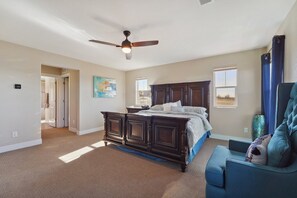 3 slaapkamers, een strijkplank/strijkijzer, wifi, beddengoed