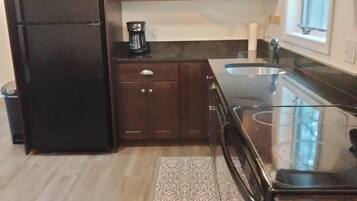 KylskÄp, mikrovÄgsugn, ugn och spishÀll