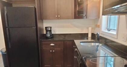 Adorable 1 bedroom with off street parking.