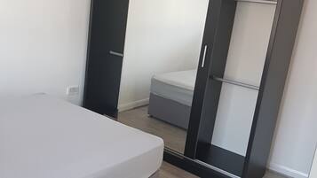 4 bedrooms, WiFi, bed sheets