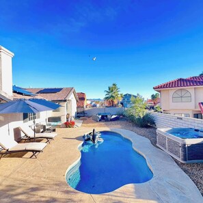 Piscine extérieure, piscine chauffée