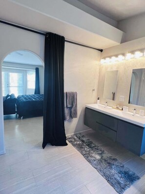 Wi-Fi gratuit, draps fournis