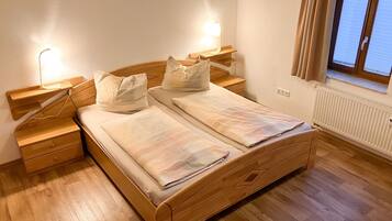 2 bedrooms, in-room safe, travel crib, free WiFi