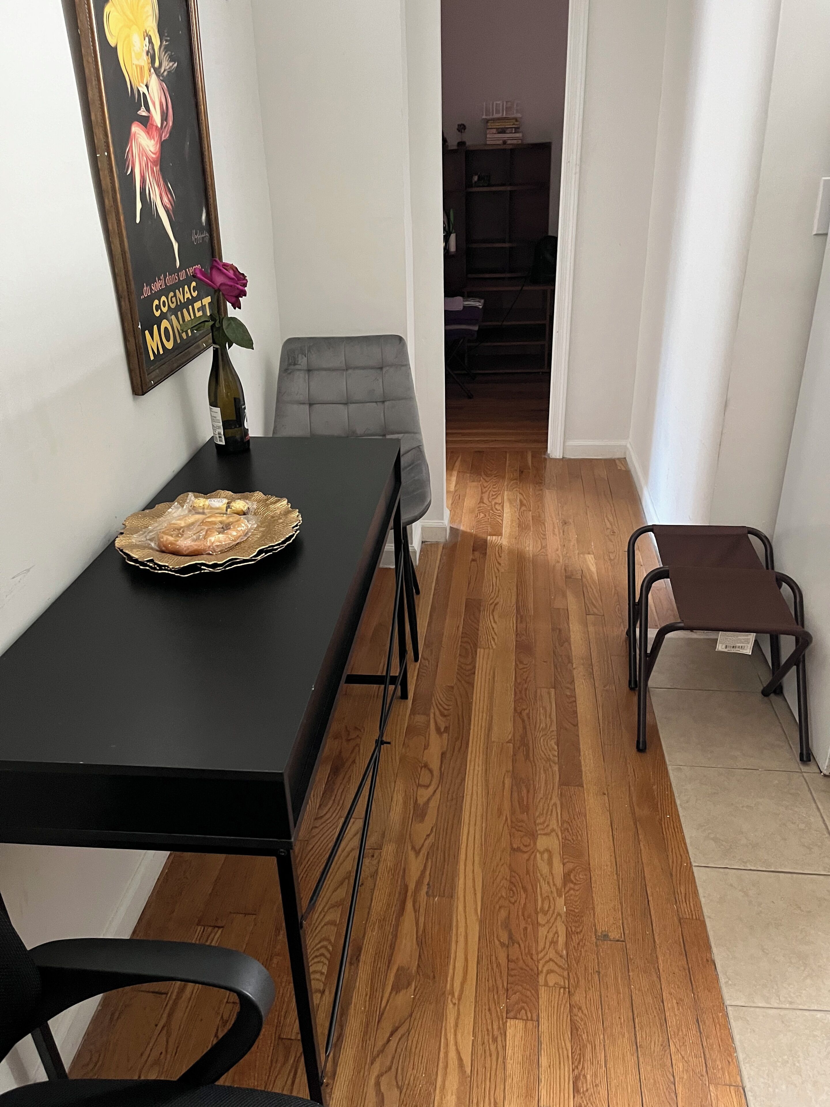 Charming 2-bedroom apartment with AC 15 mins from NYC in brilliant West New York