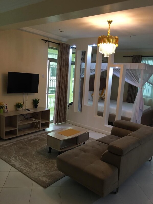 Flat-screen TV - Royal Links Apartments Nyali (Mombasa)