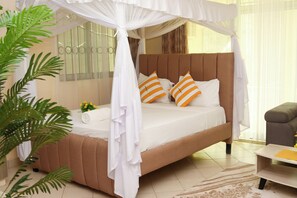 Deluxe Studio Suite, 1 Queen Bed, Balcony, City View | Iron/ironing board, free WiFi - Royal Links Apartments Nyali (Mombasa)