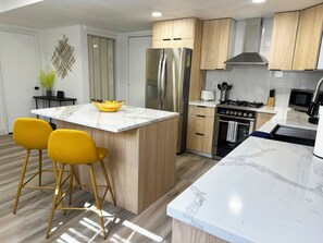 電子レンジ、オーブン、コンロ、食器洗い機