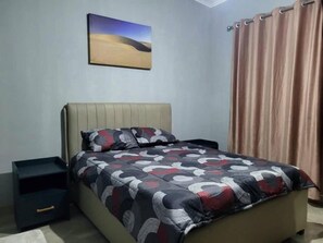 2 bedrooms, iron/ironing board, WiFi, bed sheets