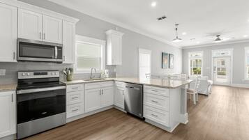 House, Multiple Beds, Balcony, Partial Ocean View (22704 Front Beach Road) | Private kitchen | Fridge, microwave, oven, stovetop