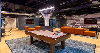 King Bed, Free Parking, Near Stadium