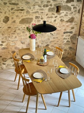 Dining - Stunning boutique gite Flore at Vive le Vert (Bussière-Badil)