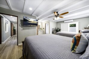 2 bedrooms, desk, iron/ironing board, free WiFi - Pineapple Village 3208 - beautiful, newly remodeled 2br condo- walk to Coki beach - sleeps 6! (St. Thomas)