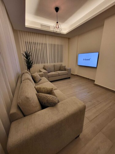 Charming 2-bedroom apartment in delightful Amman with AC