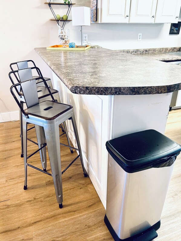 Fridge, microwave, oven, stovetop - "Sun and Sand" condo on Okaloosa Island (Fort Walton Beach)