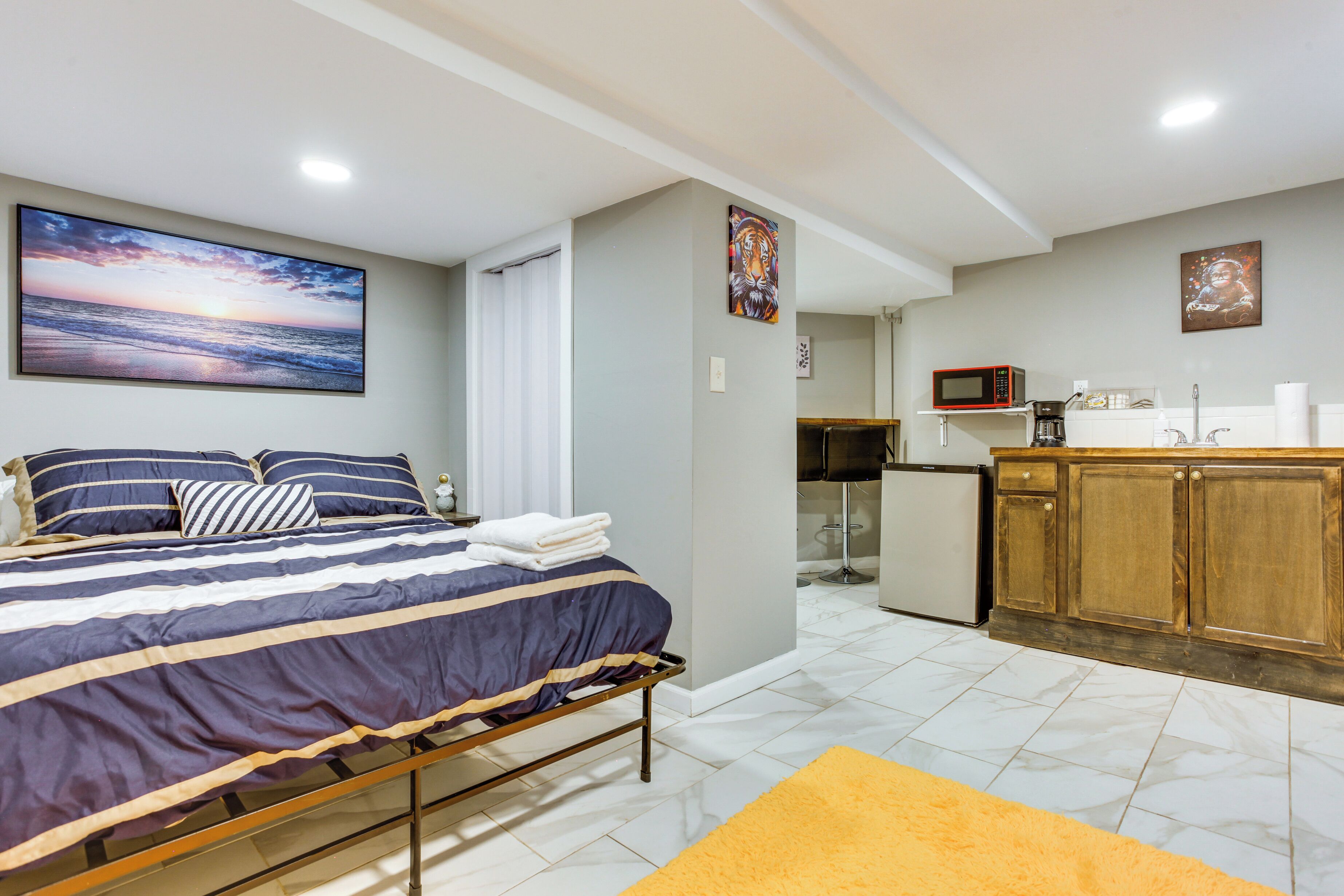Stylish Studio, 1 Mi to Elizabeth Transit Station!