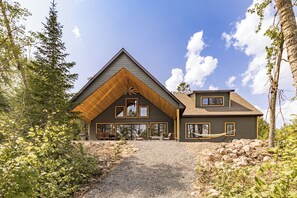 Exterior - Aurora Lakeside Retreat (Aurora)