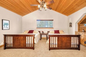 4 bedrooms, iron/ironing board, WiFi, bed sheets