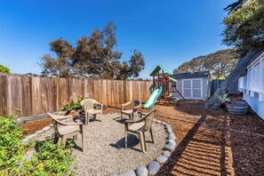 Property grounds - Cozy Oaks | A coastal getaway with idyllic scenery! (Del Rey Oaks)