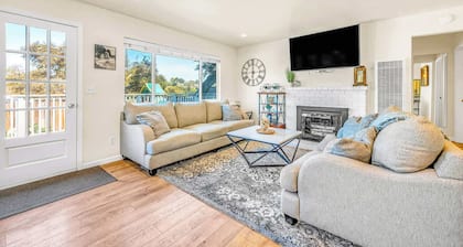 Monterey Bay Home Near Beach and Wharf